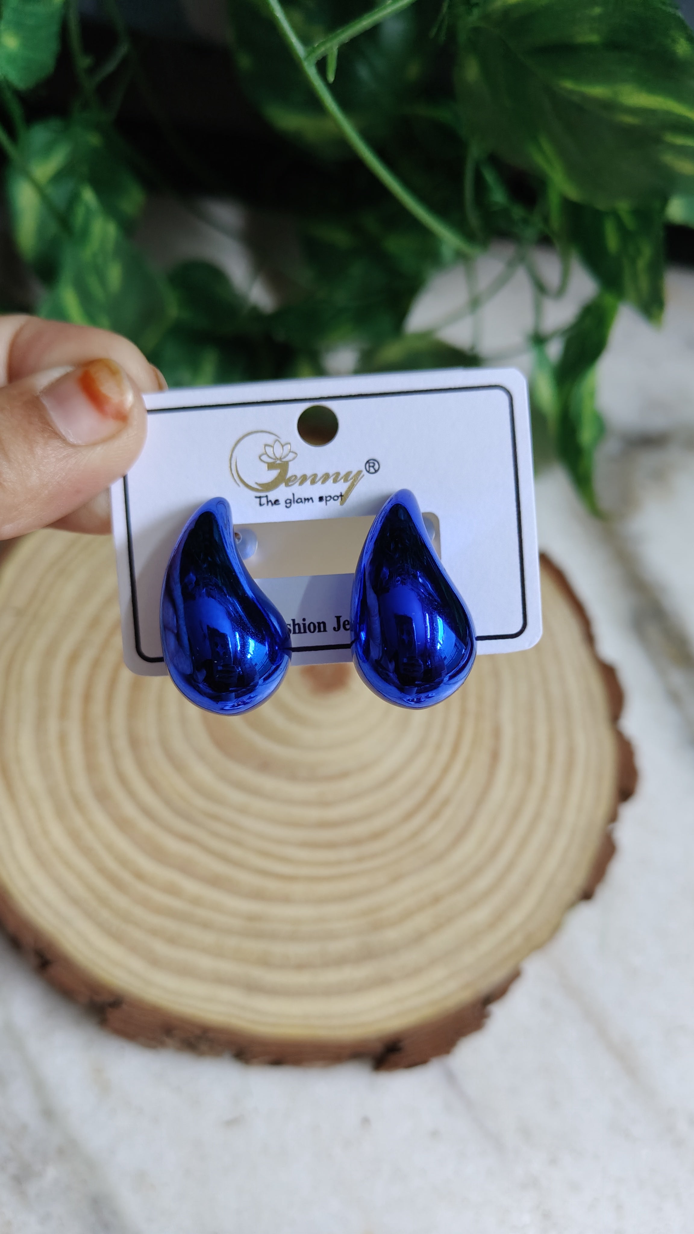 Teardrop Studds