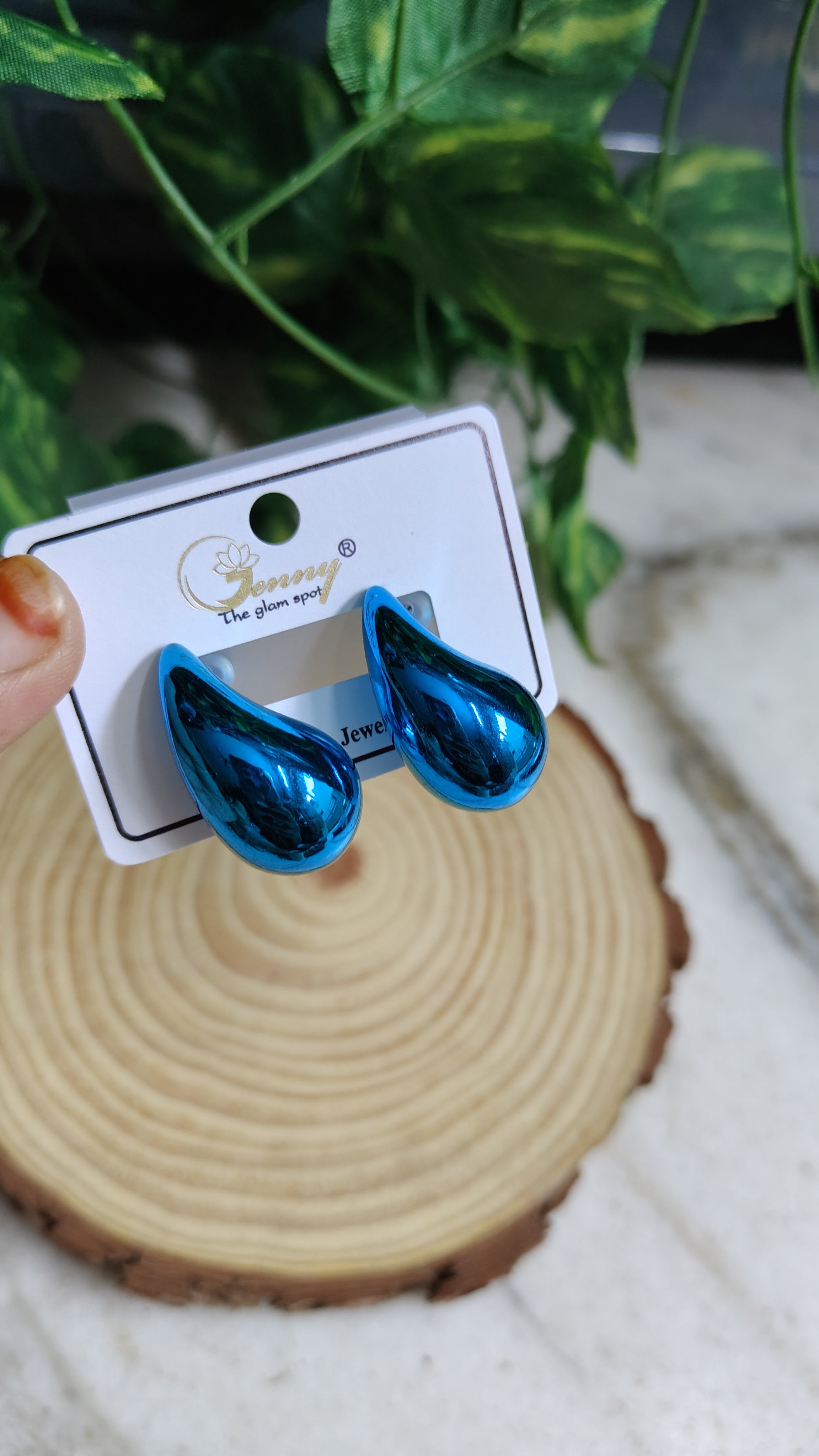 Teardrop Studds